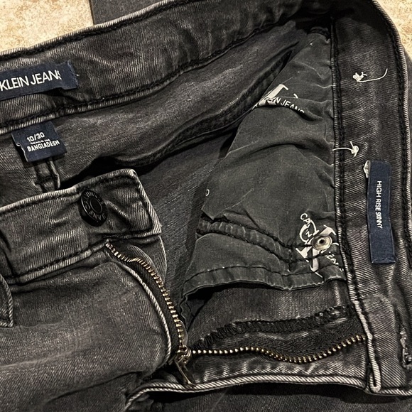 Calvin Klein High Rise Skinny Jeans Gray Faded Stretchy Pockets Size 10 / 30 - Picture 6 of 11